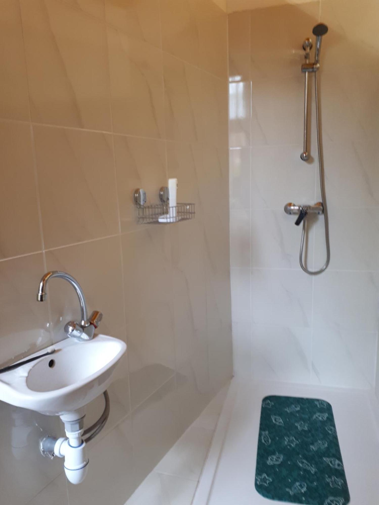 Loft Atypique Hyper Centre A 5Mn A Pied De La Plage De L'Ecluse 2 A 8 Personnes Dinard Exterior photo